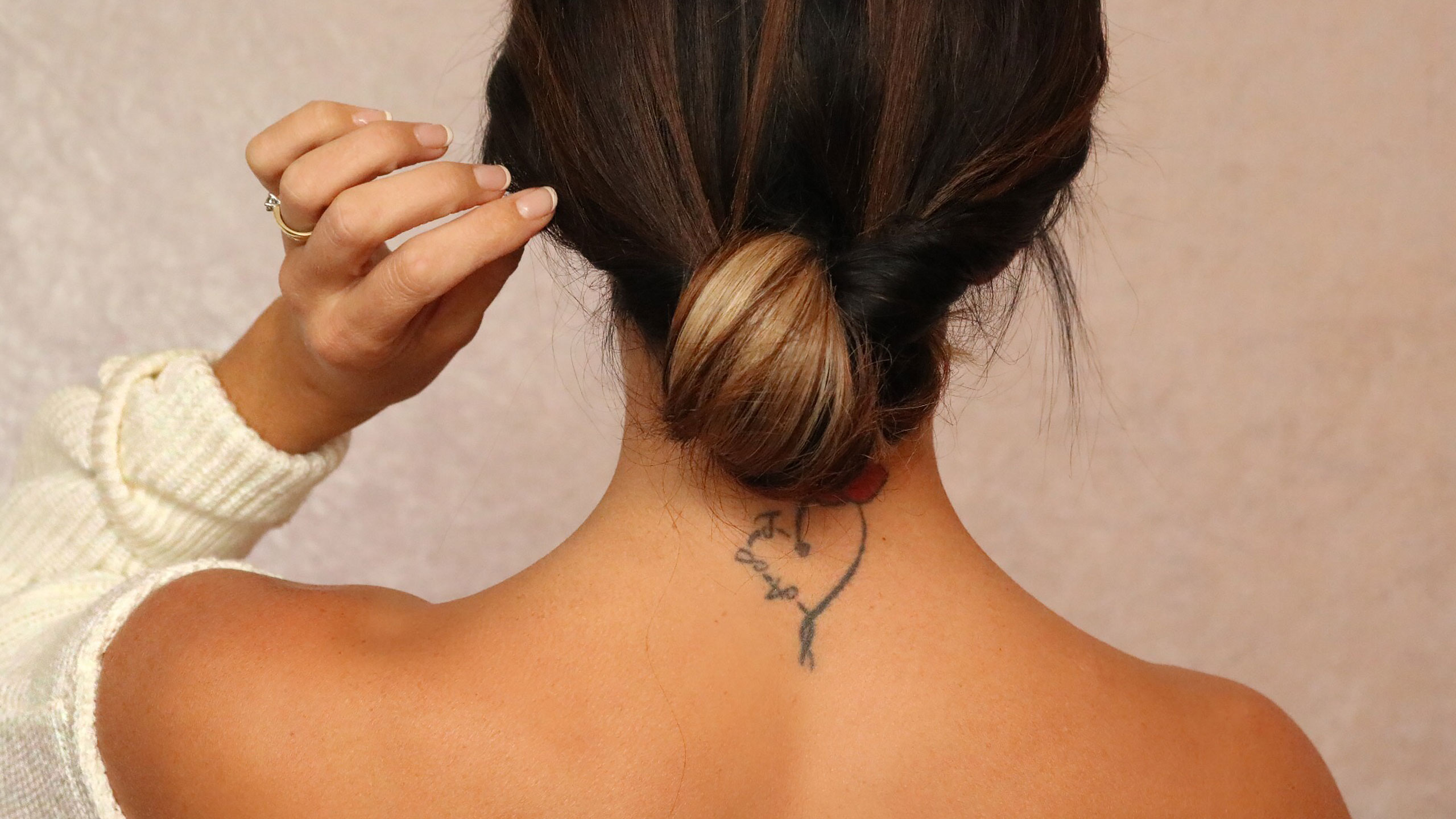 6 Cute hairstyles to hide dirty hair | SCUNCI 6 Cute hairstyles to hide dirty hair | SCUNCI